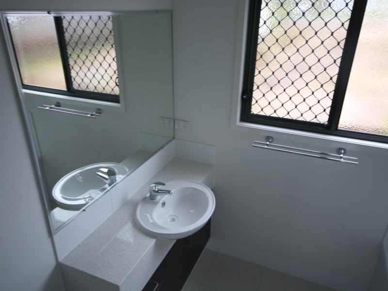 Unit 2/15 Keeling Court, New Auckland QLD 4680