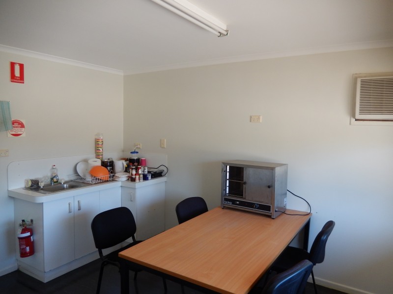 6 Hilliard Street, Gladstone QLD 4680