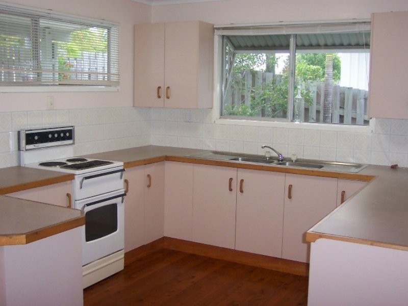 38 Flinders Street, West Gladstone QLD 4680