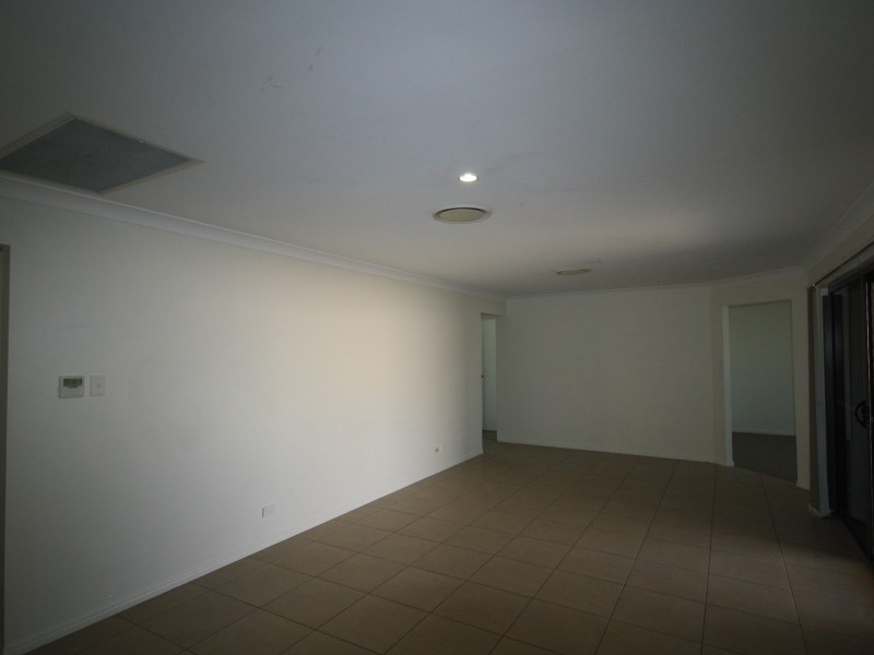 3 Takoko Place, New Auckland QLD 4680