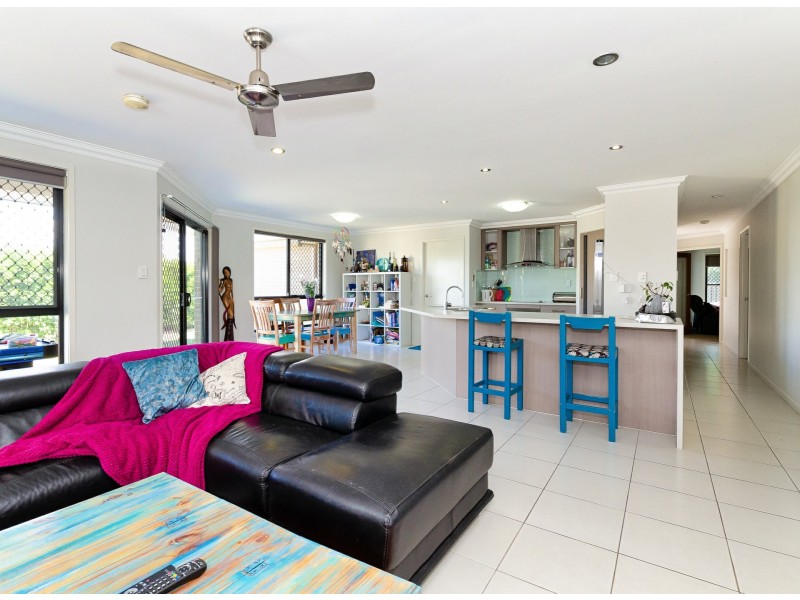 4 Gumnut Place, Kirkwood QLD 4680