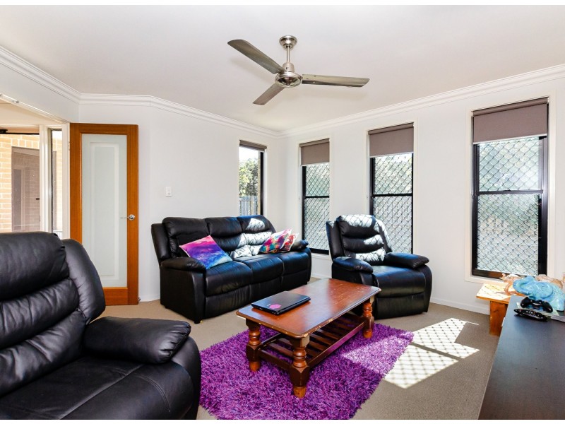 4 Gumnut Place, Kirkwood QLD 4680