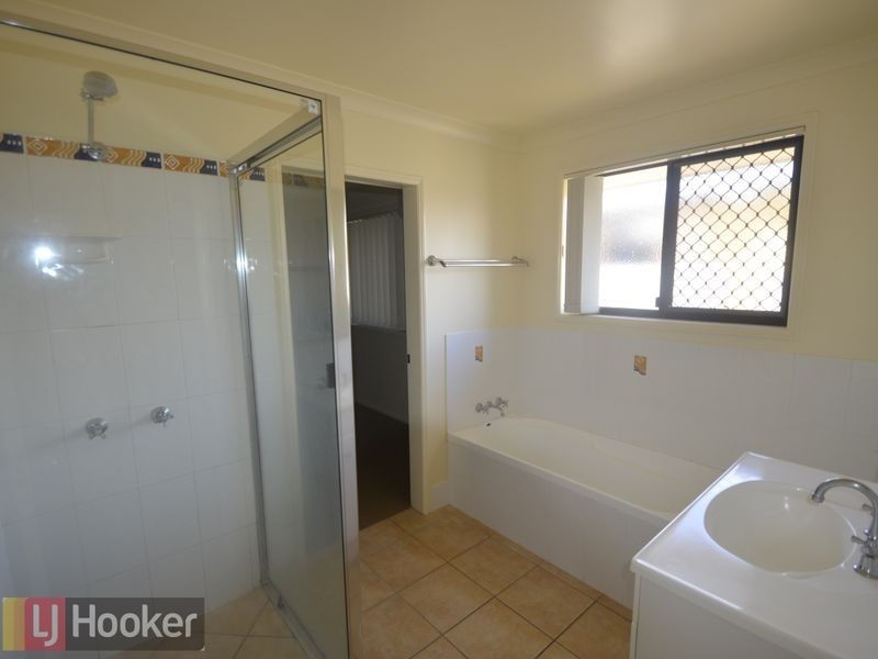 2A Linhow Crescent, Clinton QLD 4680