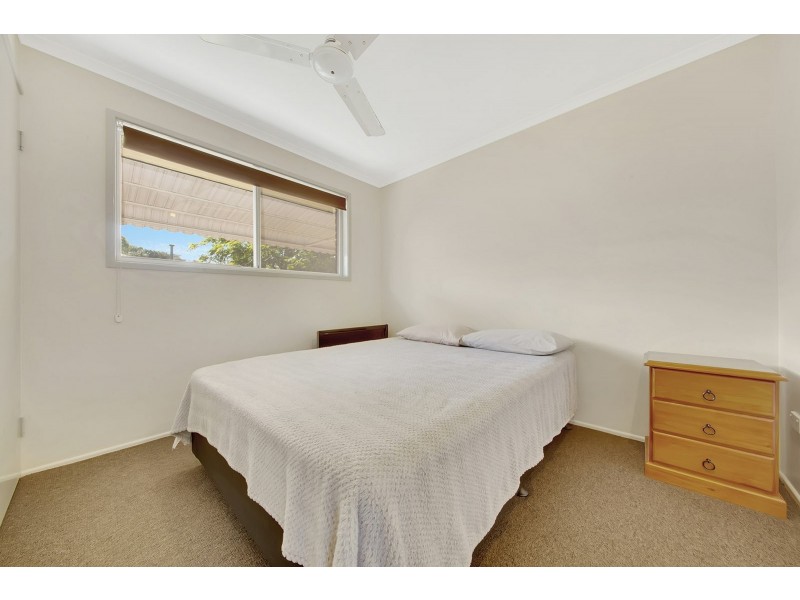Unit 1&2/38 Beak Street, New Auckland QLD 4680