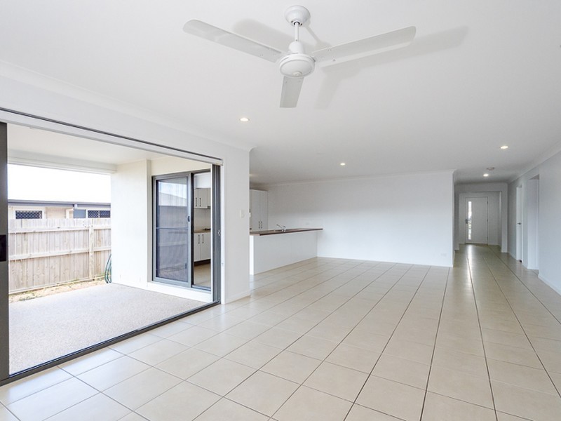 32 Bottlebrush Drive, Kirkwood QLD 4680