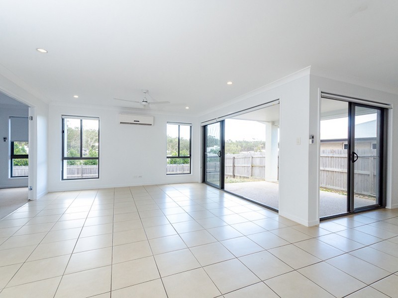 32 Bottlebrush Drive, Kirkwood QLD 4680