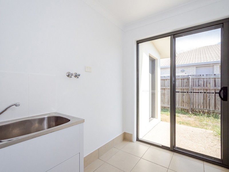 32 Bottlebrush Drive, Kirkwood QLD 4680