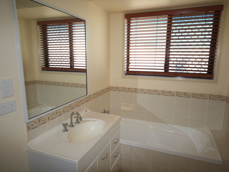 14 Glenlyon Street, Gladstone QLD 4680