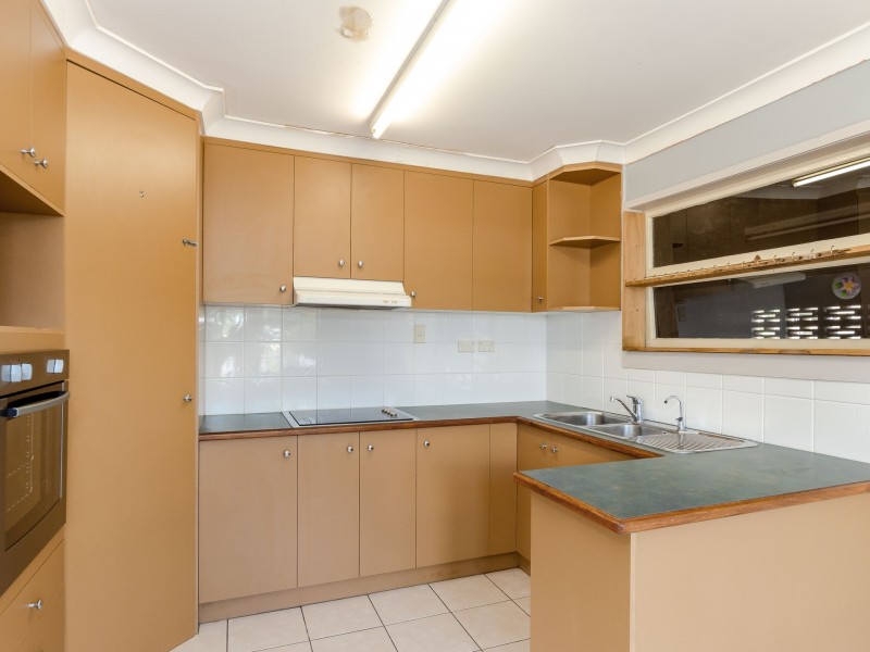 33 Emperor Street, Toolooa QLD 4680