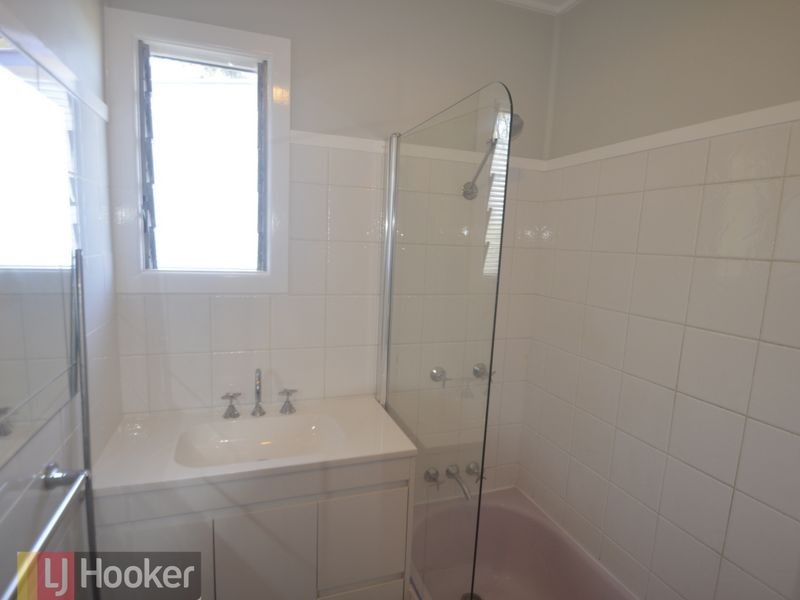 2/61 Elizabeth Street, South Gladstone QLD 4680