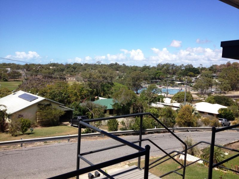 2/61 Elizabeth Street, South Gladstone QLD 4680