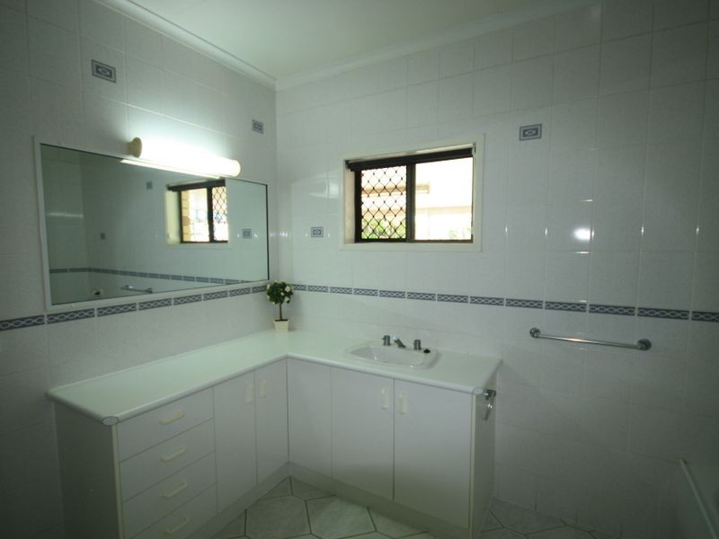 7 The Esplanade, Barney Point QLD 4680