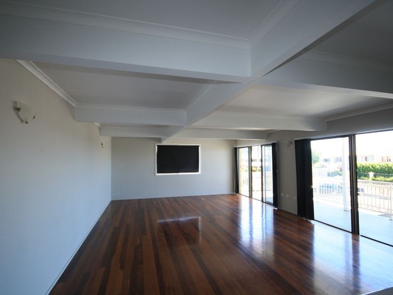 7 The Esplanade, Barney Point QLD 4680