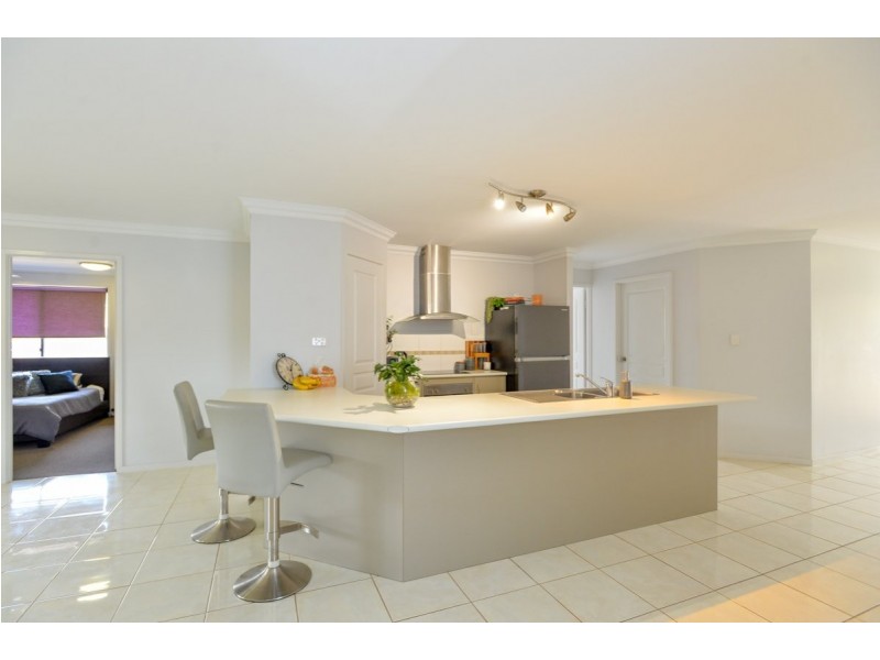 6 Bottlebrush Drive, Kirkwood QLD 4680