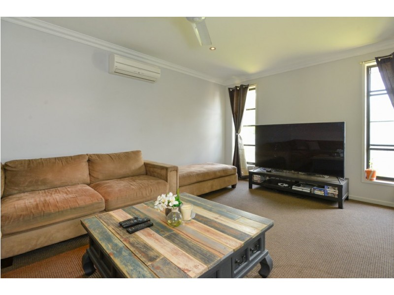 6 Bottlebrush Drive, Kirkwood QLD 4680