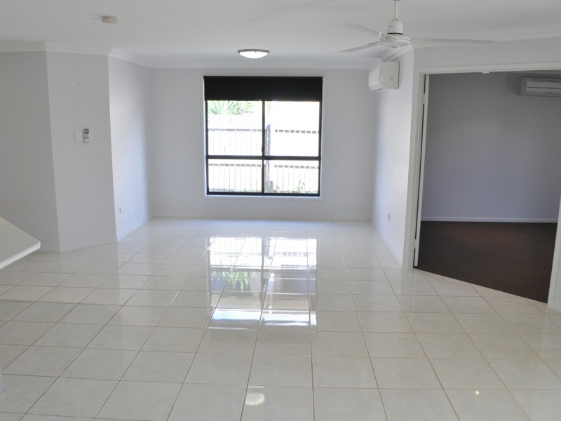 6 Bottlebrush Drive, Kirkwood QLD 4680