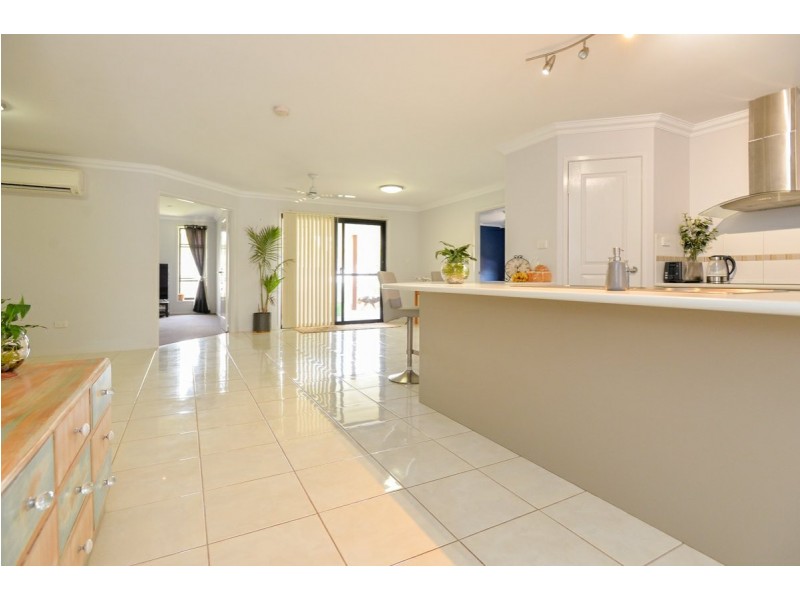 6 Bottlebrush Drive, Kirkwood QLD 4680