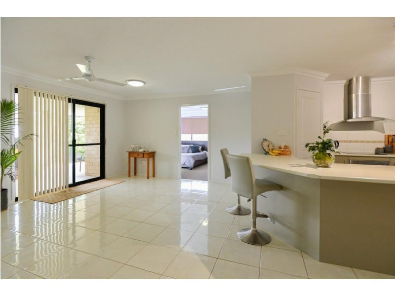 6 Bottlebrush Drive, Kirkwood QLD 4680
