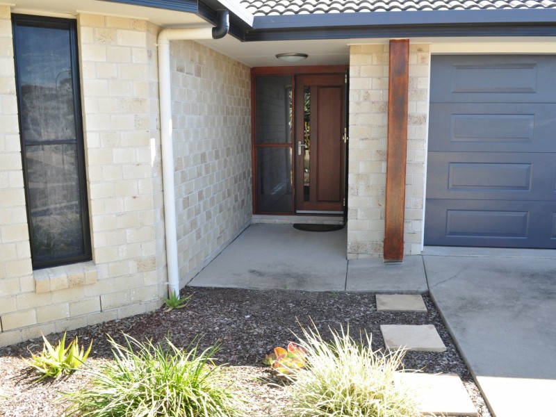 6 Bottlebrush Drive, Kirkwood QLD 4680