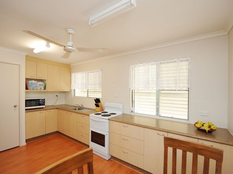 15 Hansen Crescent, Clinton QLD 4680