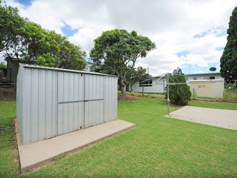 15 Hansen Crescent, Clinton QLD 4680