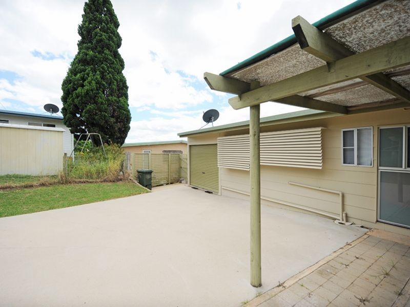 15 Hansen Crescent, Clinton QLD 4680