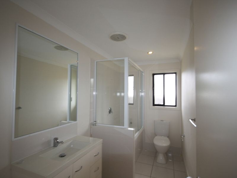 1 Lawson Court, Glen Eden QLD 4680