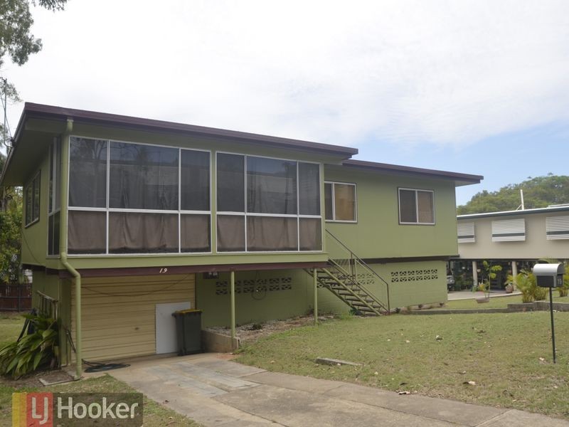 19 Grayson Street, West Gladstone QLD 4680