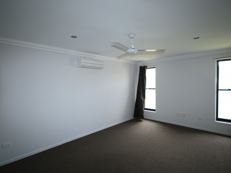 6 Bottlebrush Drive, Kirkwood QLD 4680