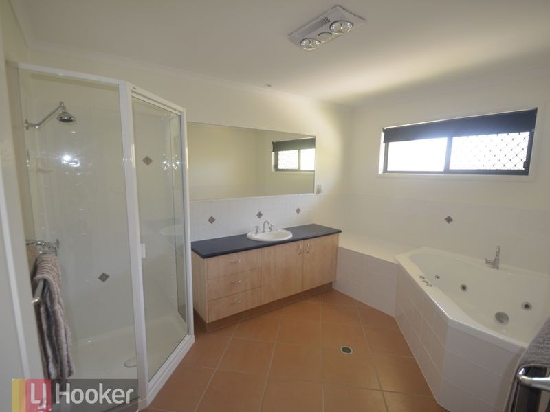 20 Llewellyn Close, Clinton QLD 4680