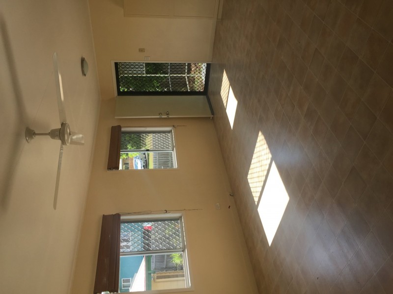 Unit 1/6 Force Street, West Gladstone QLD 4680