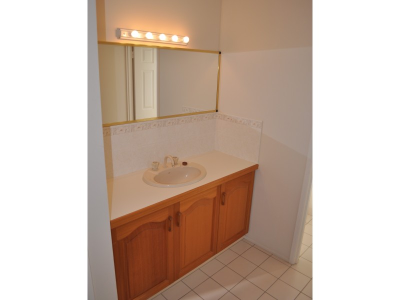 8 Mercedes Street, Clinton QLD 4680