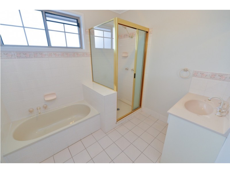 8 Mercedes Street, Clinton QLD 4680