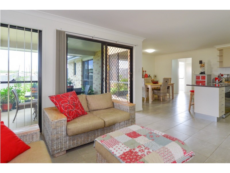 12 Sturt Court, Glen Eden QLD 4680