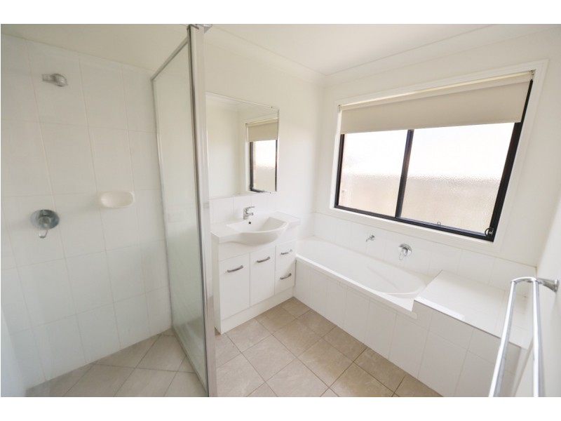 12 Sturt Court, Glen Eden QLD 4680
