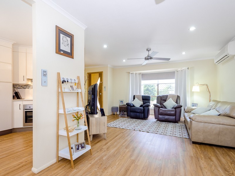 4 Michel Place, Telina QLD 4680