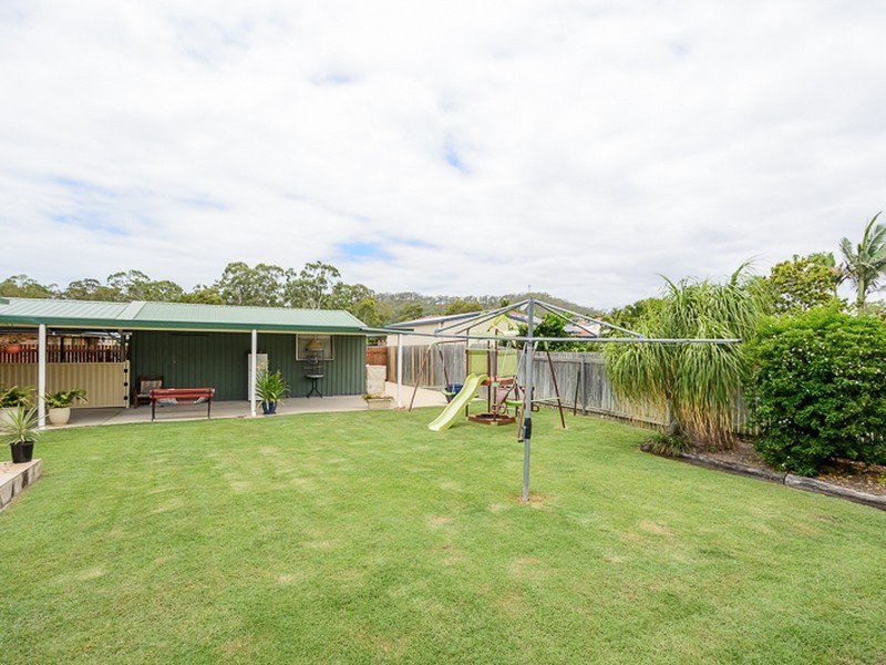 4 Michel Place, Telina QLD 4680