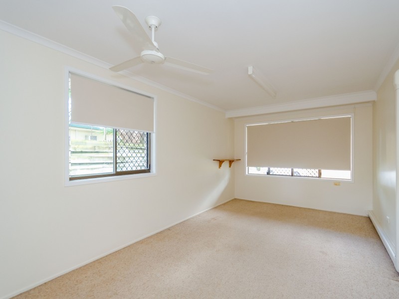 33 Hansen Crescent, Clinton QLD 4680