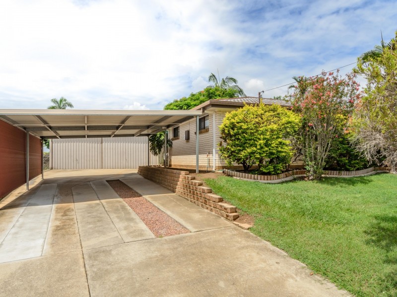 33 Hansen Crescent, Clinton QLD 4680