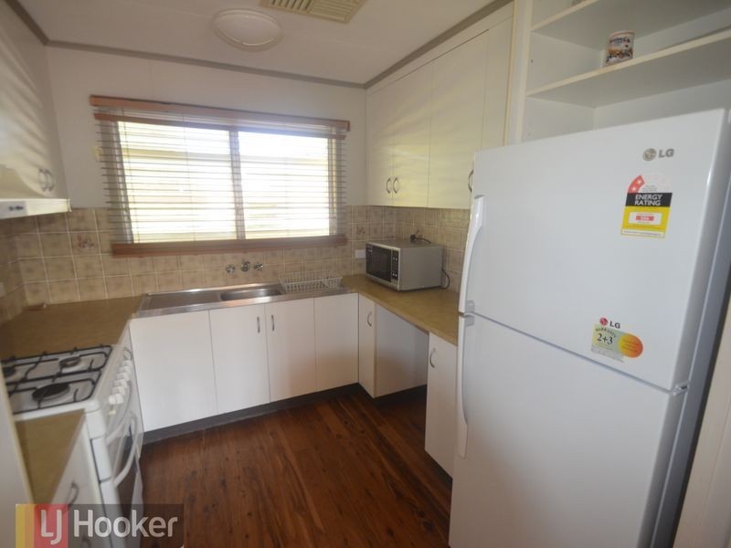 14 Squire Street, Toolooa QLD 4680