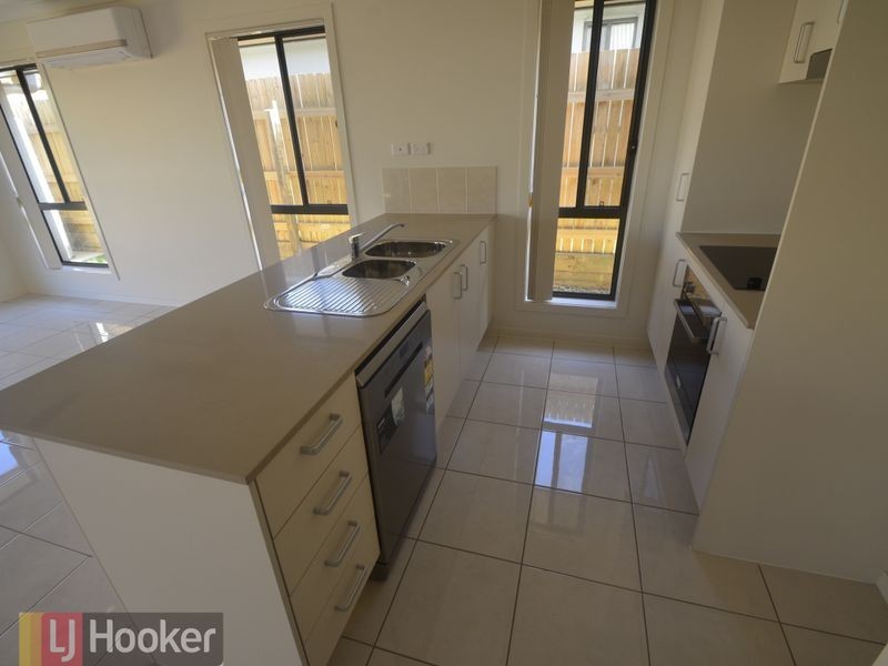 14 Seagull Boulevard, Kirkwood QLD 4680