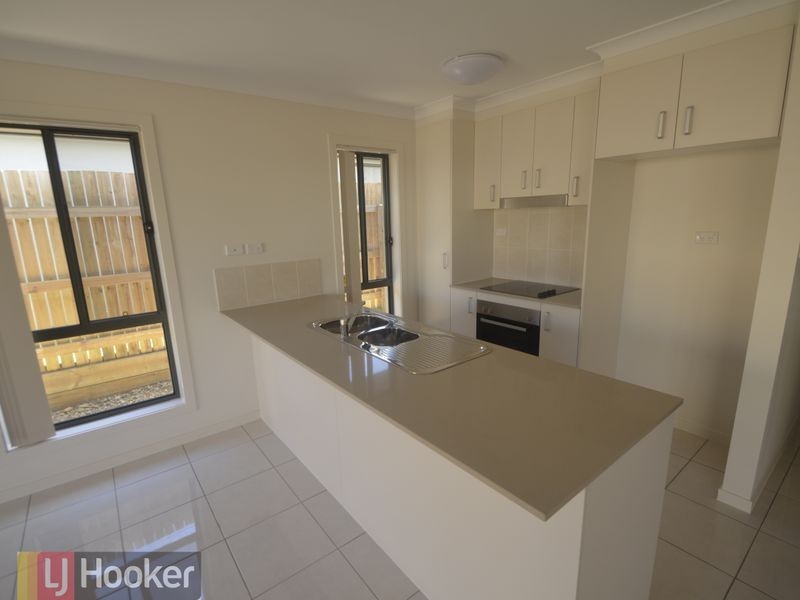 14 Seagull Boulevard, Kirkwood QLD 4680