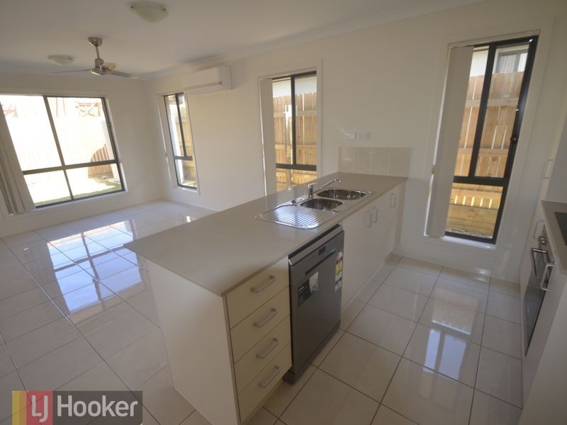 14 Seagull Boulevard, Kirkwood QLD 4680