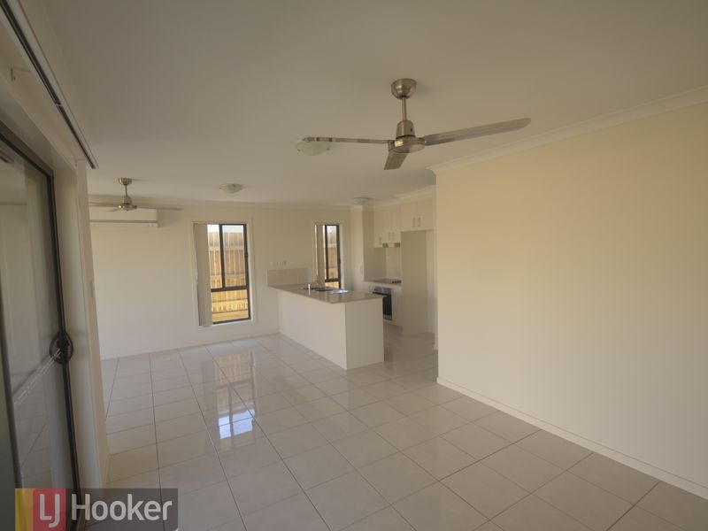 14 Seagull Boulevard, Kirkwood QLD 4680