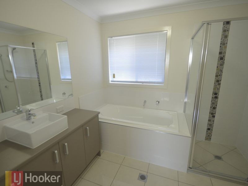 14 Seagull Boulevard, Kirkwood QLD 4680