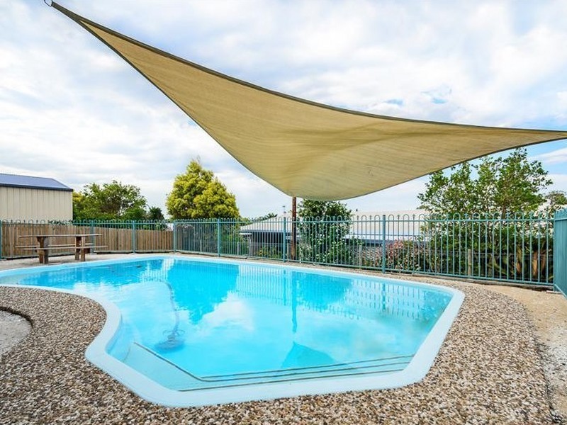 15 Dixon Drive, Telina QLD 4680