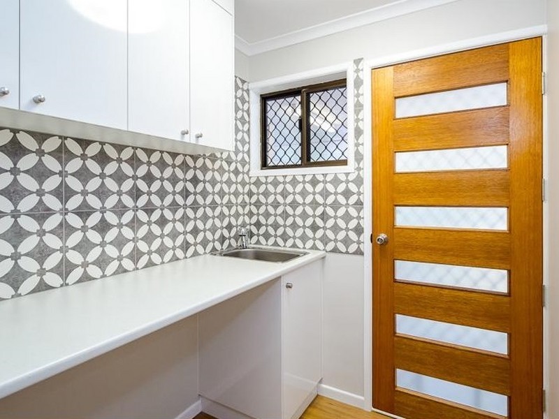 15 Dixon Drive, Telina QLD 4680