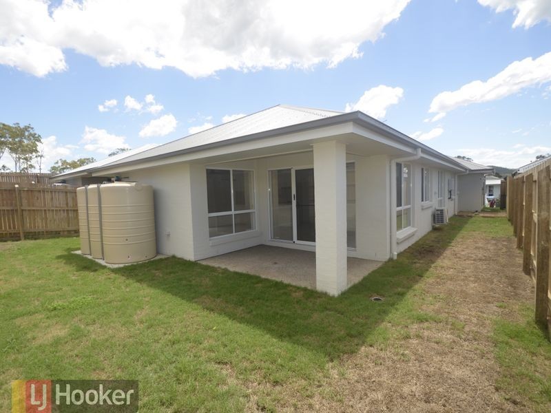 8 Seagull Boulevard, Kirkwood QLD 4680