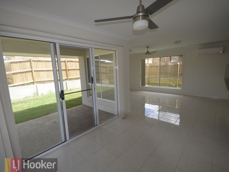 8 Seagull Boulevard, Kirkwood QLD 4680