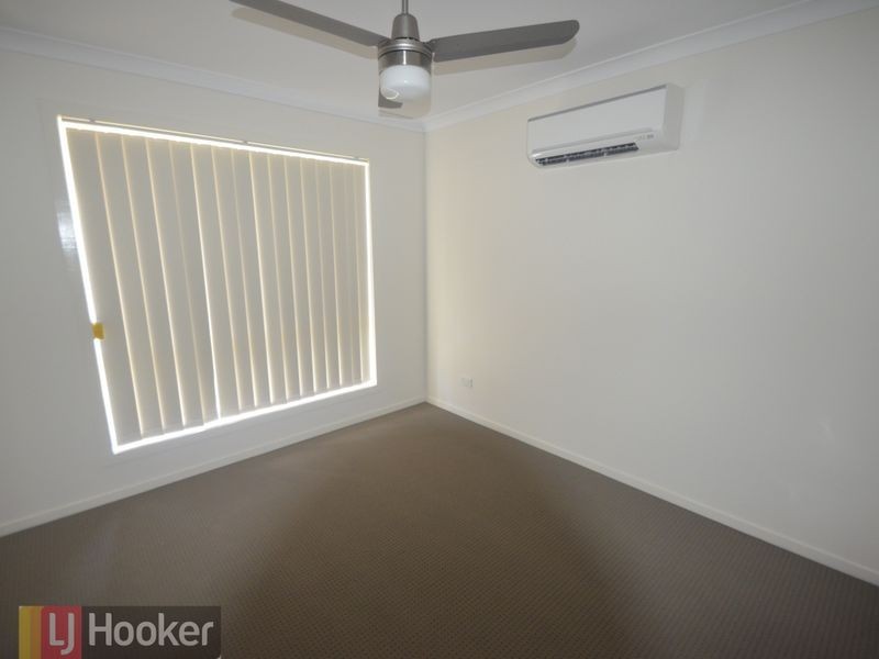 8 Seagull Boulevard, Kirkwood QLD 4680